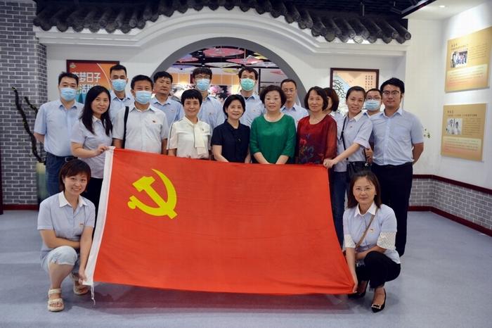 省会展中心第二、三、五支部联合开展“传承好家训、培养好家风”主题党日活动